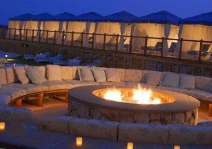 بناء ملاحق ومجالس