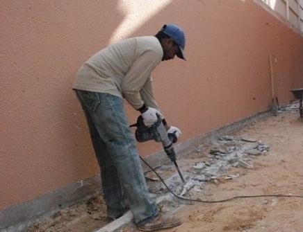 ترميم وصيانة المباني